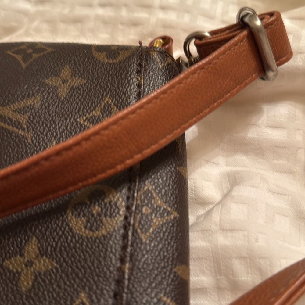 Louis Vuitton Brown Monogram Shoulder Bag faux - Picture 10 of 14
